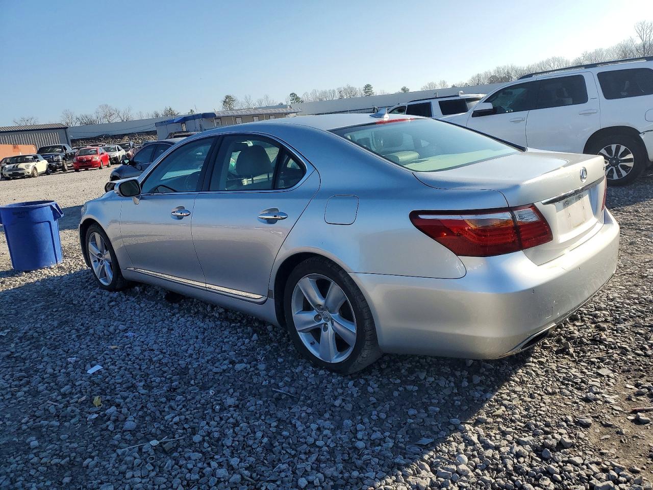 2011 LEXUS LS 460 photo 2