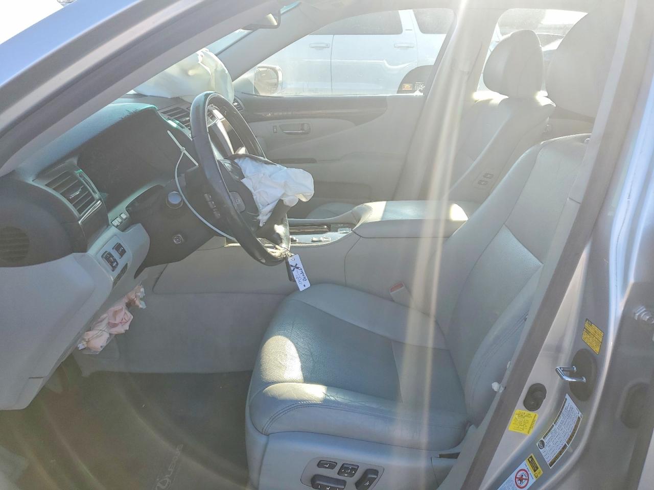 2011 LEXUS LS 460 photo 7