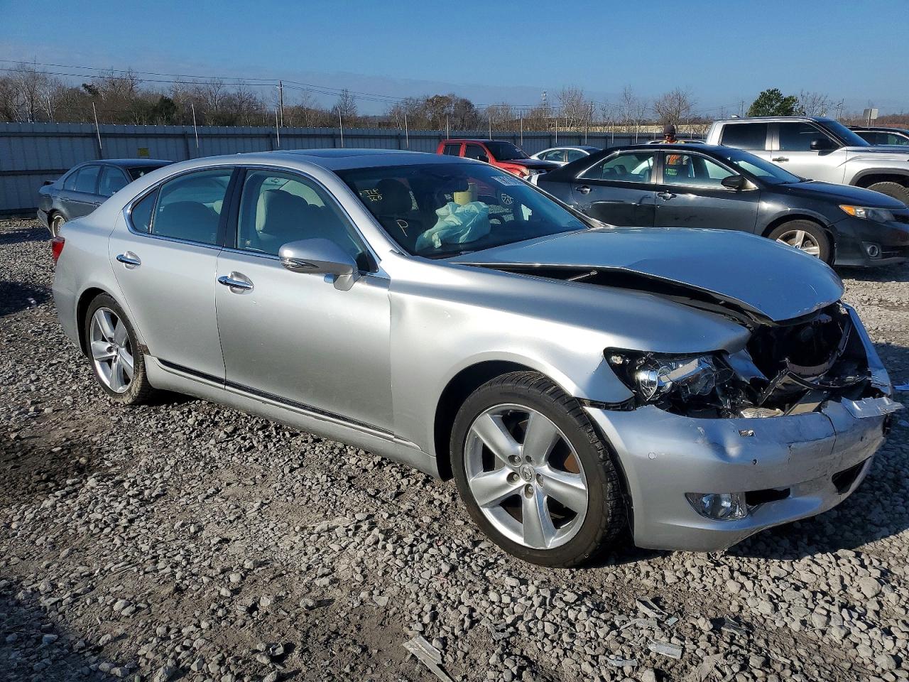 2011 LEXUS LS 460 photo 4