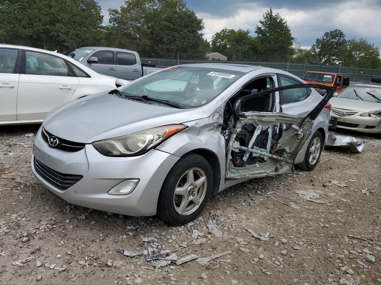 2013 HYUNDAI ELANTRA