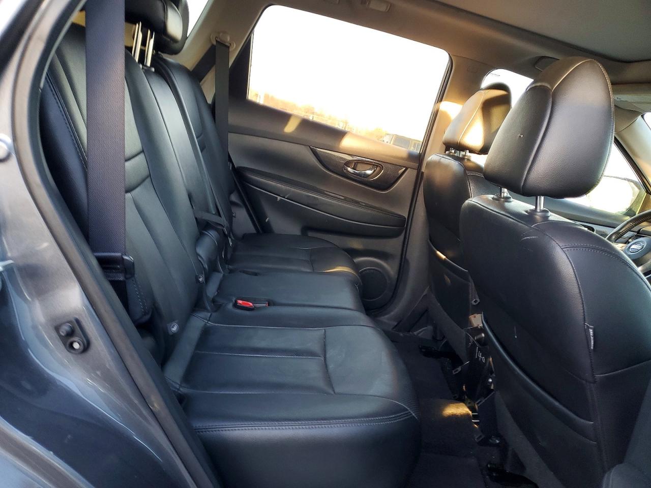 2017 NISSAN ROGUE SV photo 11