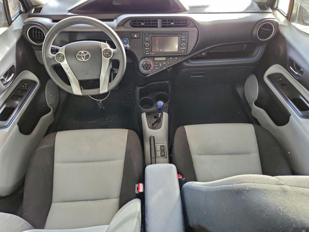 2013 TOYOTA PRIUS C photo 8