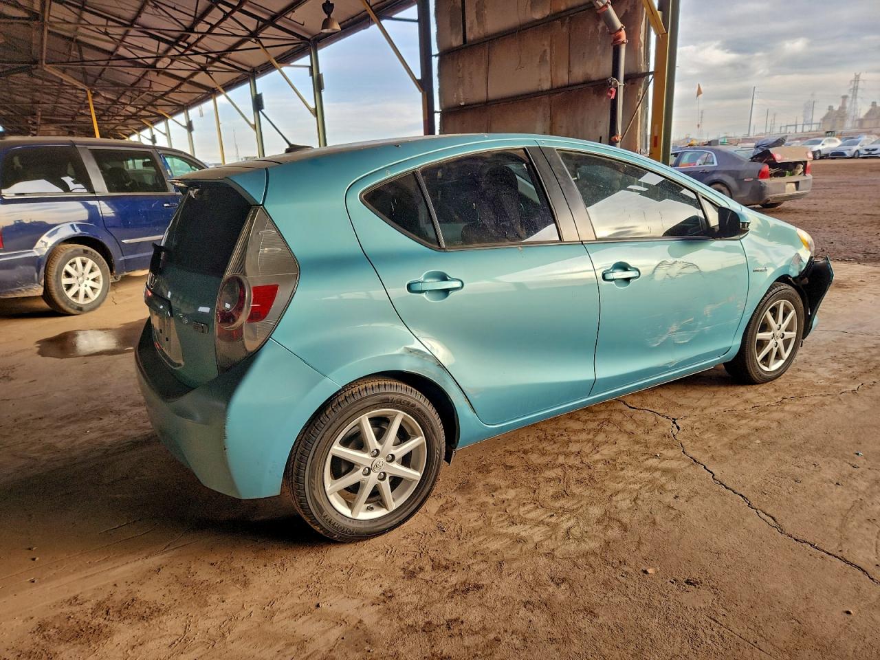 2013 TOYOTA PRIUS C photo 3
