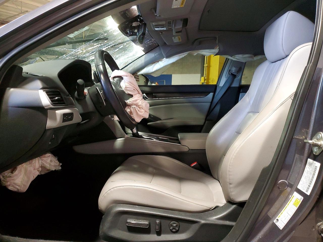 2018 HONDA ACCORD TOURING photo 7
