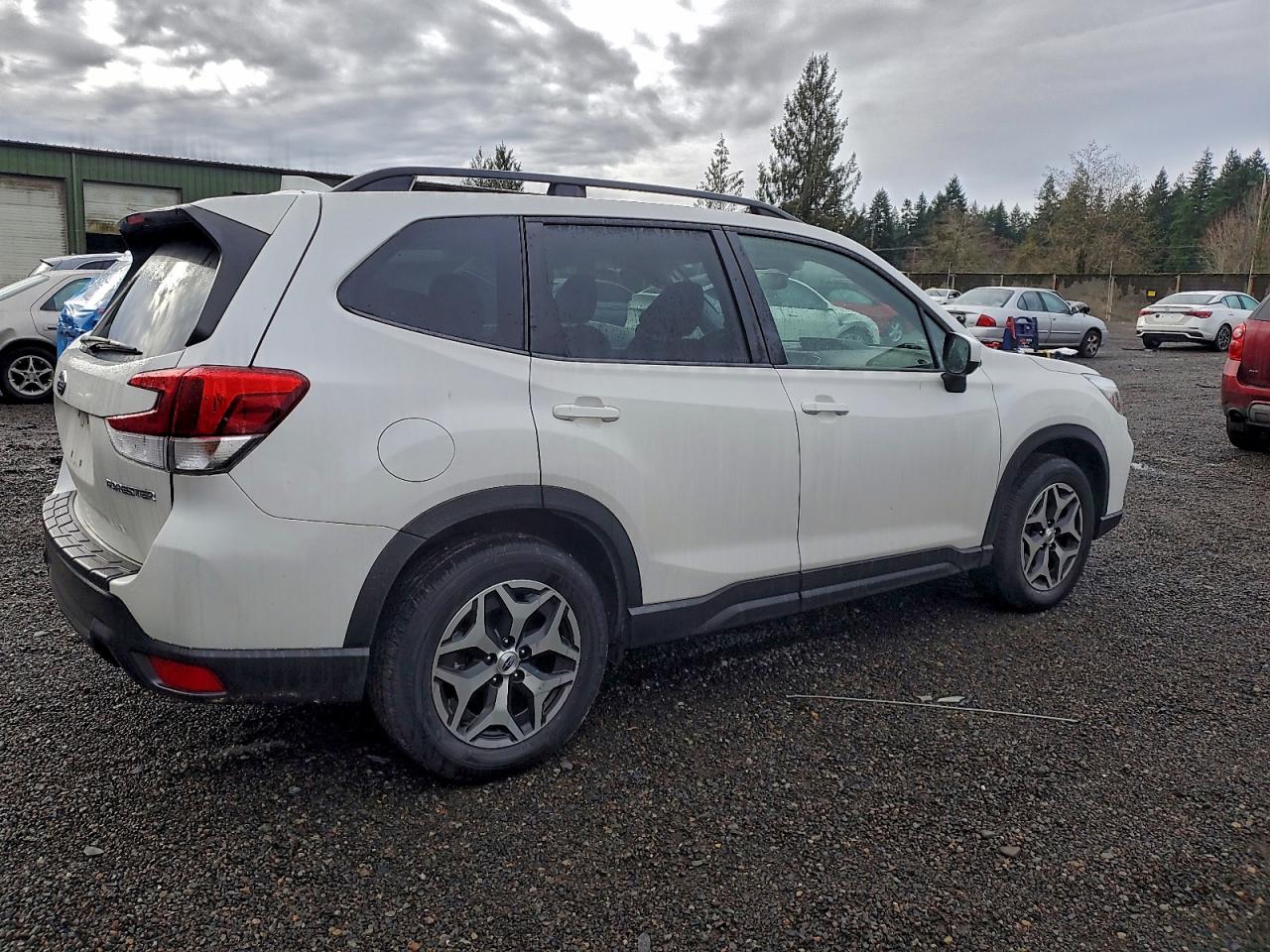 2021 SUBARU FORESTER PREMIUM photo 3