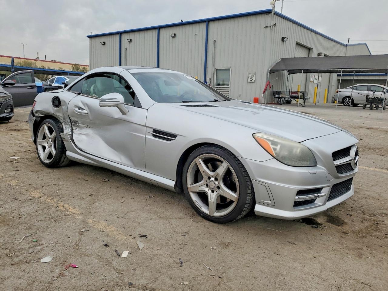 2013 MERCEDES-BENZ SLK 250 photo 4