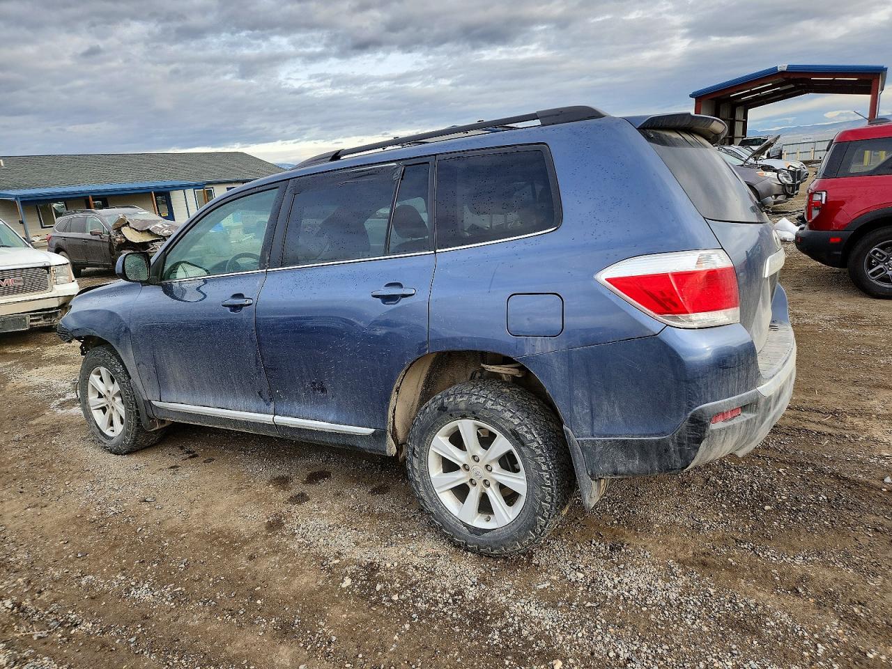 2013 TOYOTA HIGHLANDER BASE photo 3