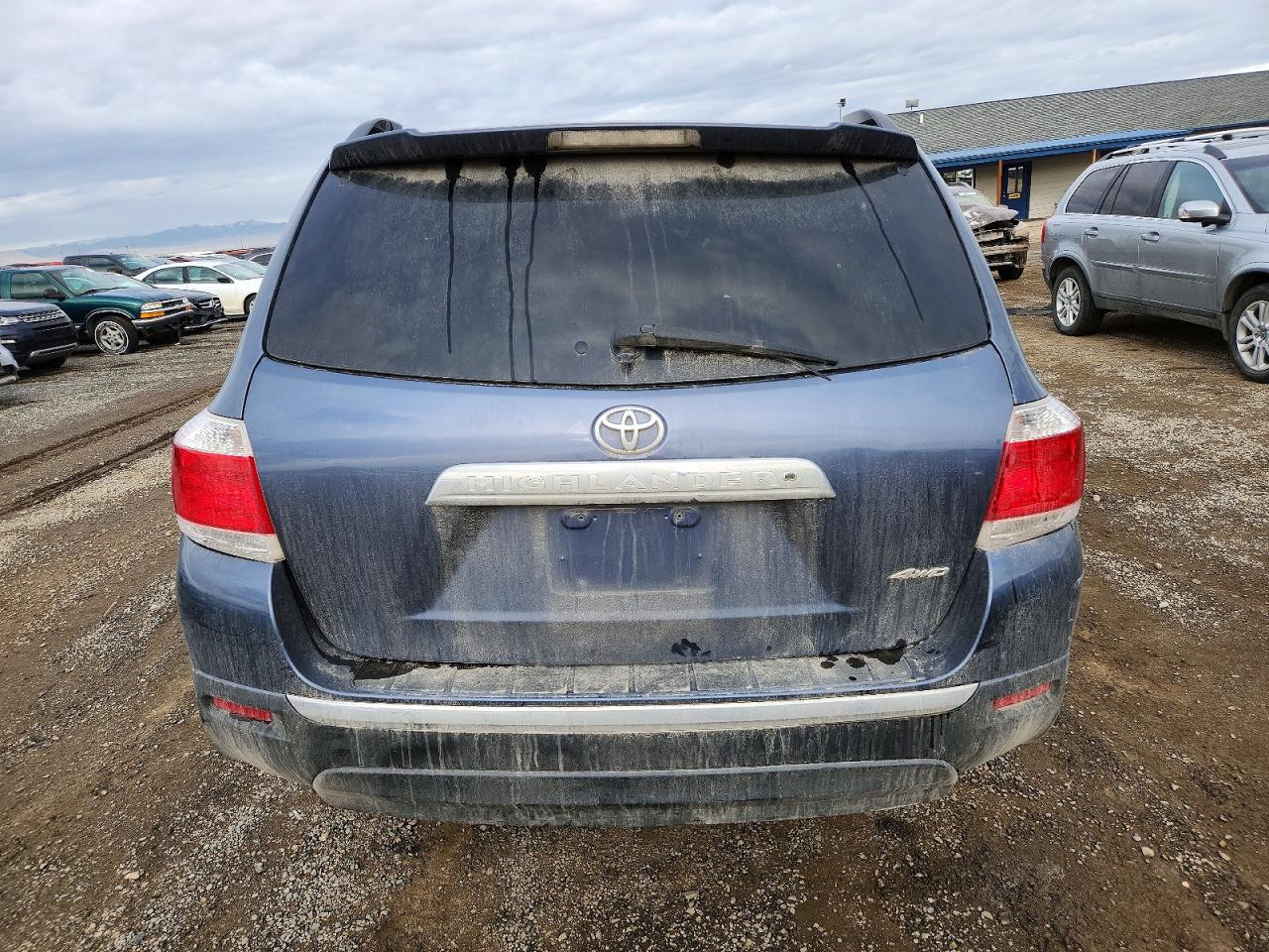2013 TOYOTA HIGHLANDER BASE photo 11