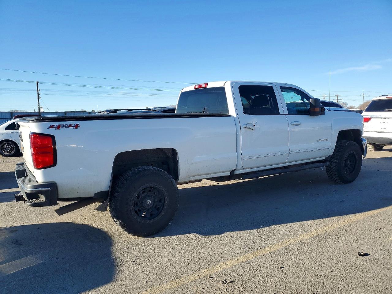 2018 CHEVROLET SILVERADO K3500 LT photo 3