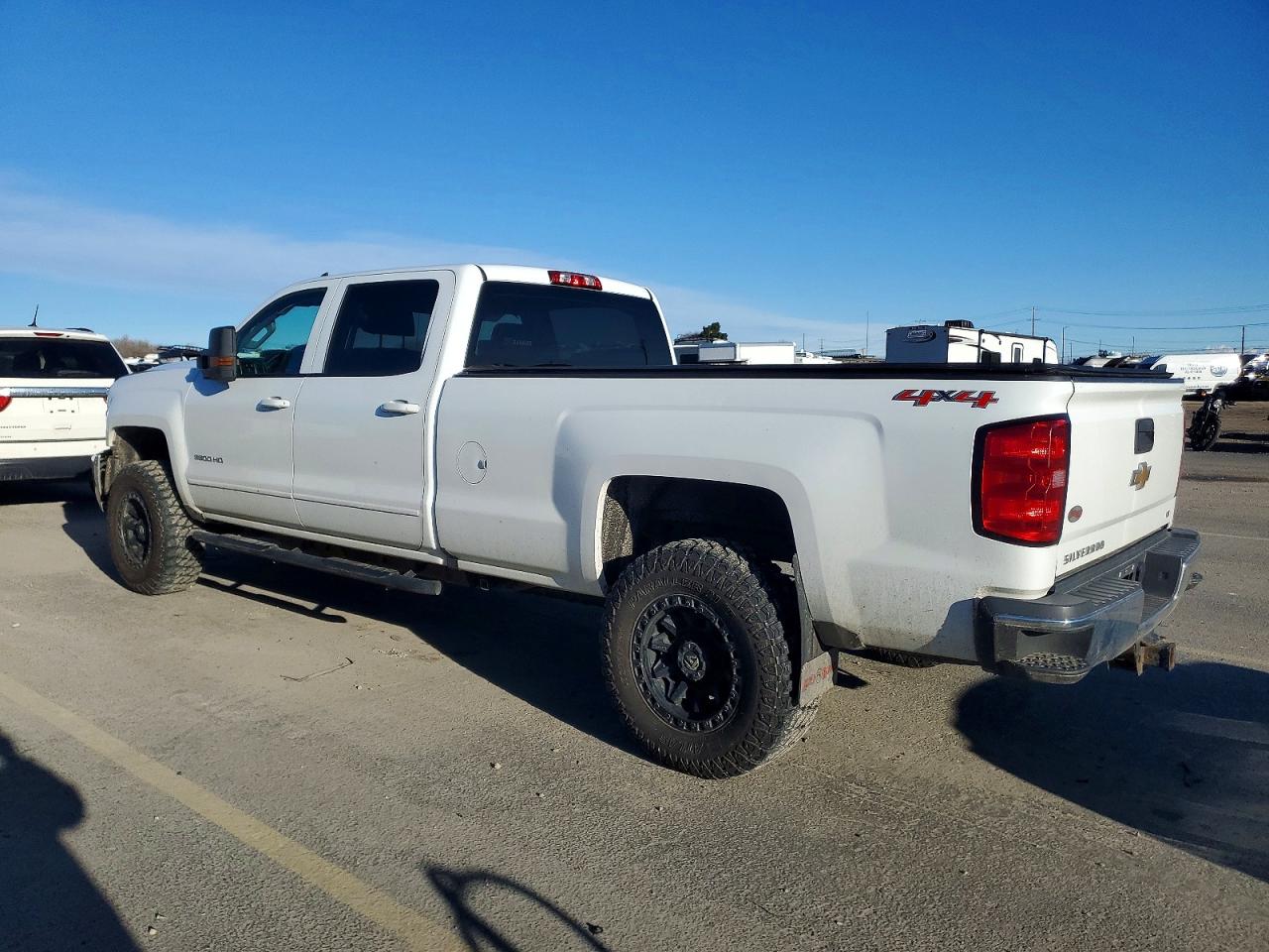 2018 CHEVROLET SILVERADO K3500 LT photo 2