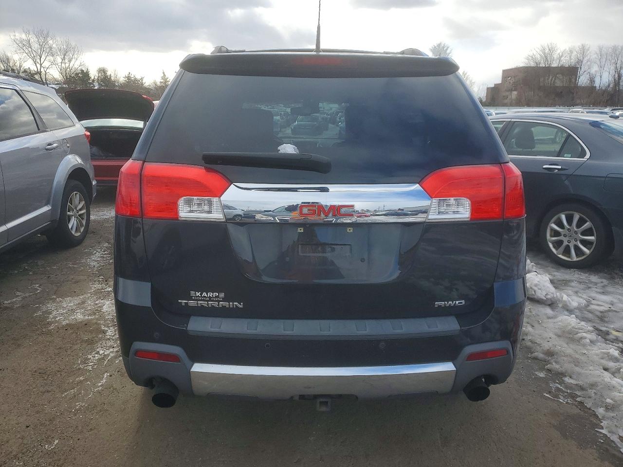 2011 GMC TERRAIN SLT photo 6