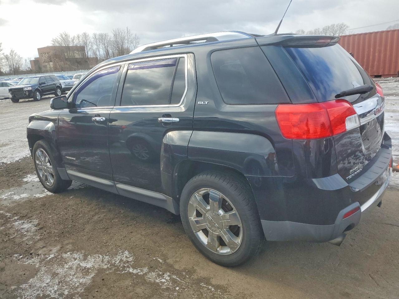 2011 GMC TERRAIN SLT photo 2