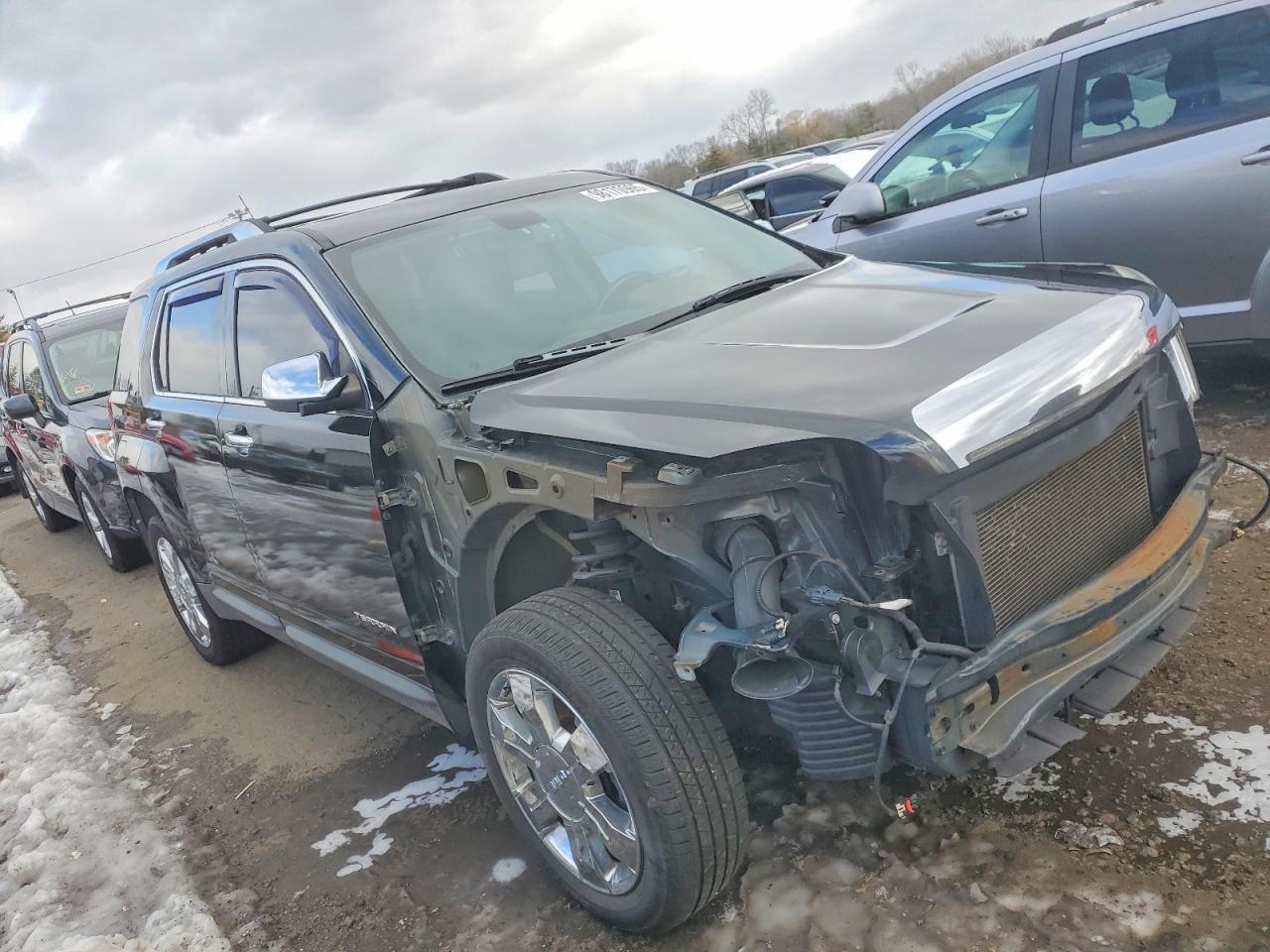 2011 GMC TERRAIN SLT photo 4