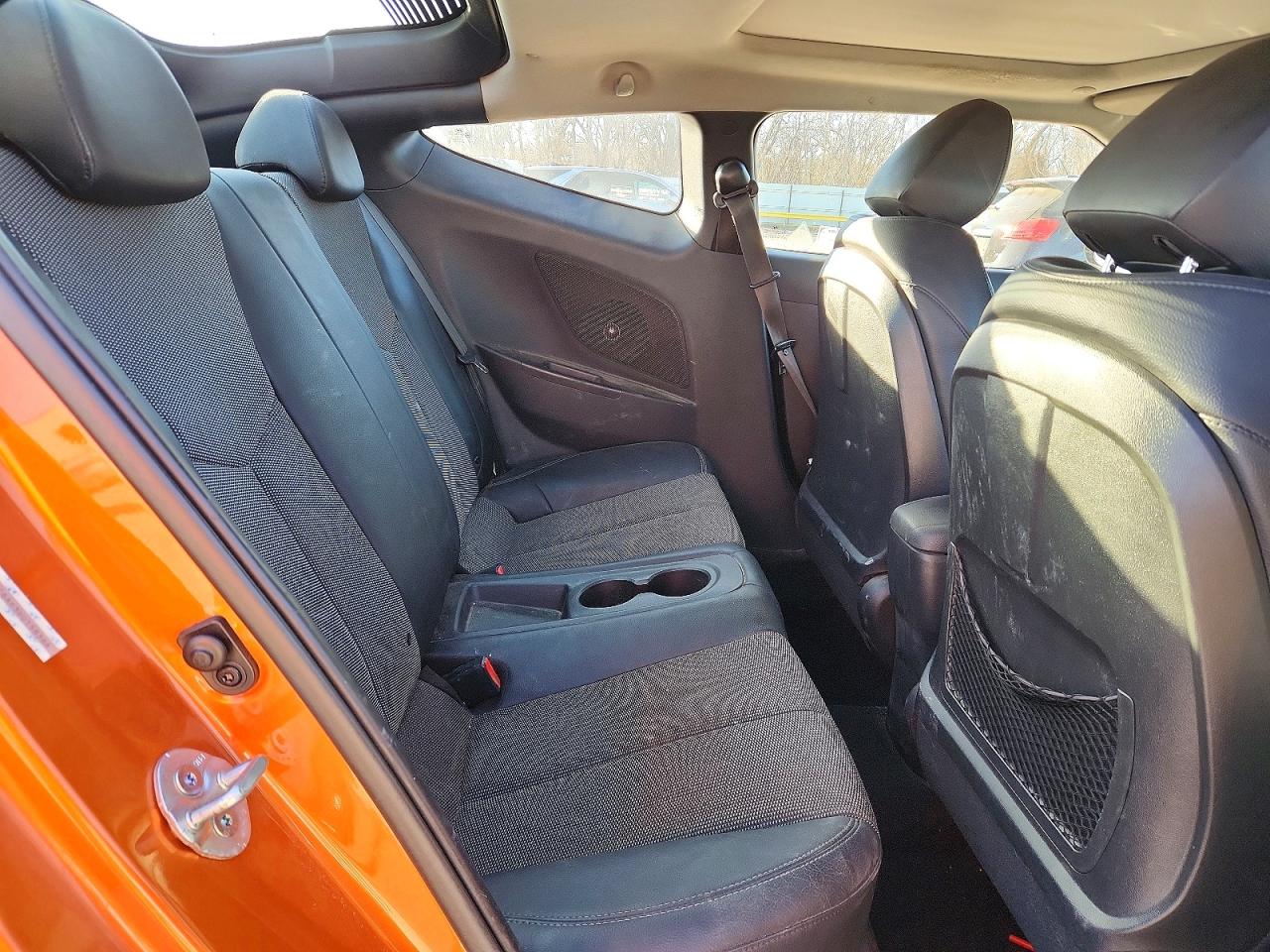 2013 HYUNDAI VELOSTER photo 10