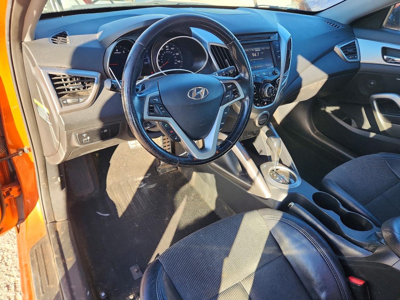 2013 HYUNDAI VELOSTER photo 8