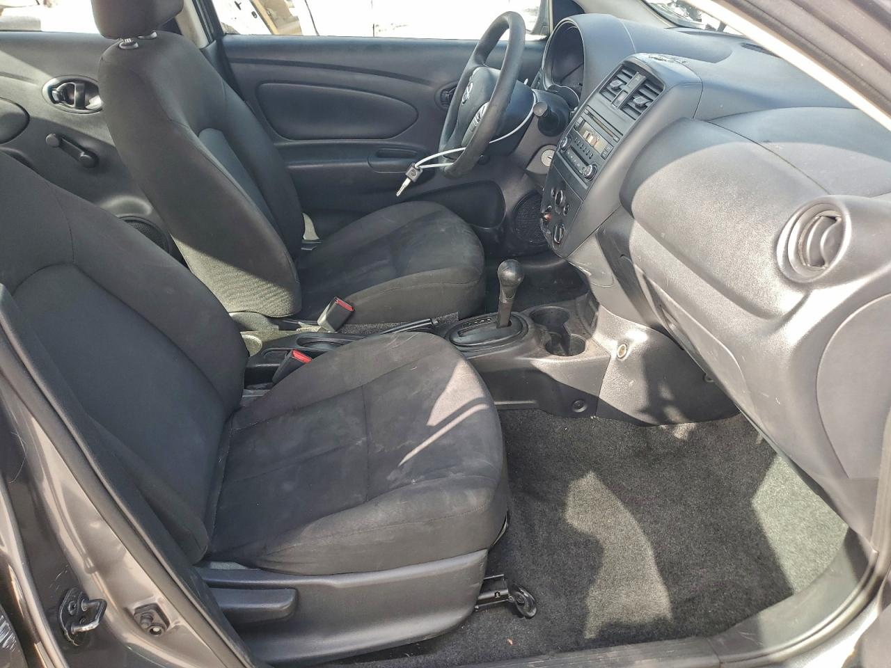 2018 NISSAN VERSA S photo 7
