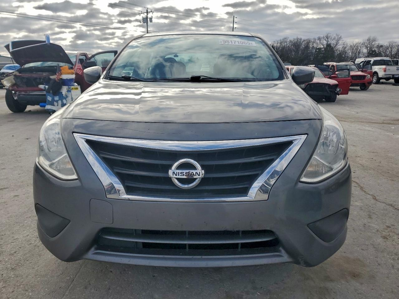 2018 NISSAN VERSA S photo 5