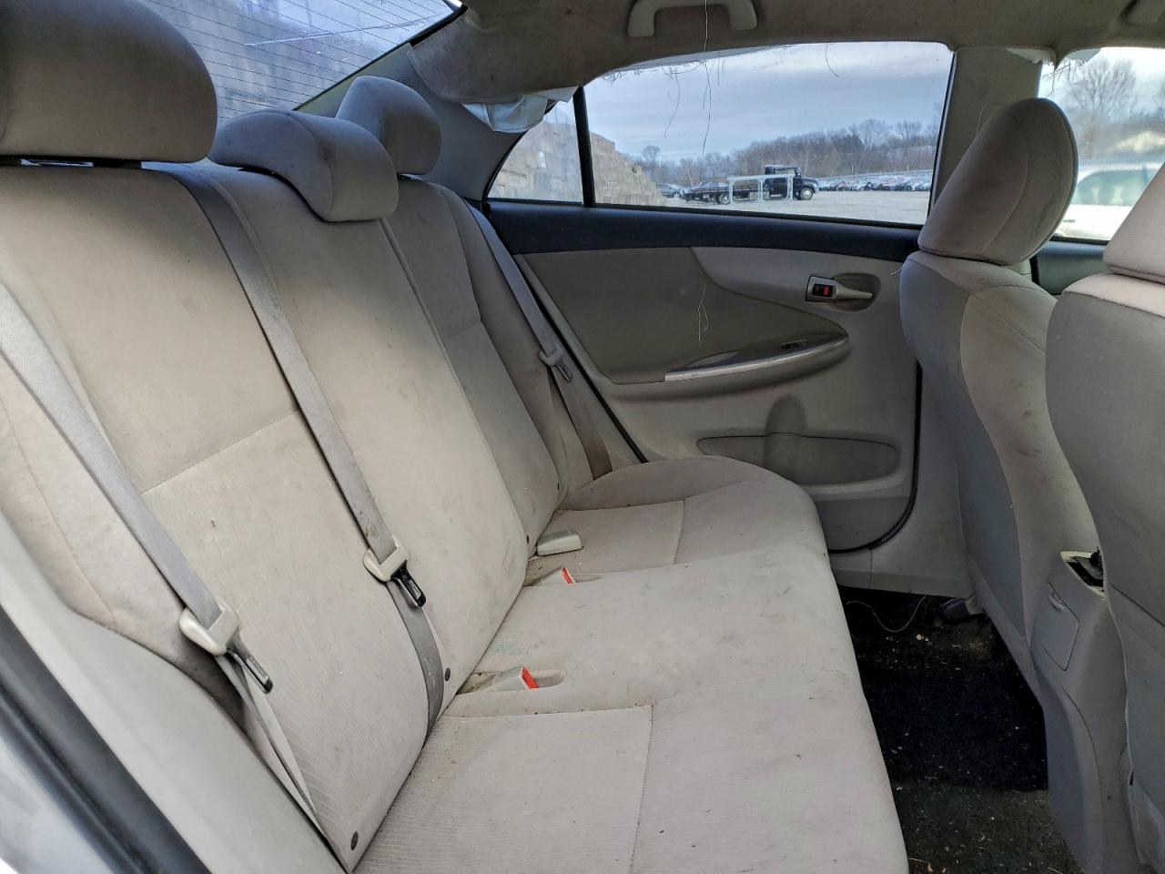 2011 TOYOTA COROLLA BASE photo 10