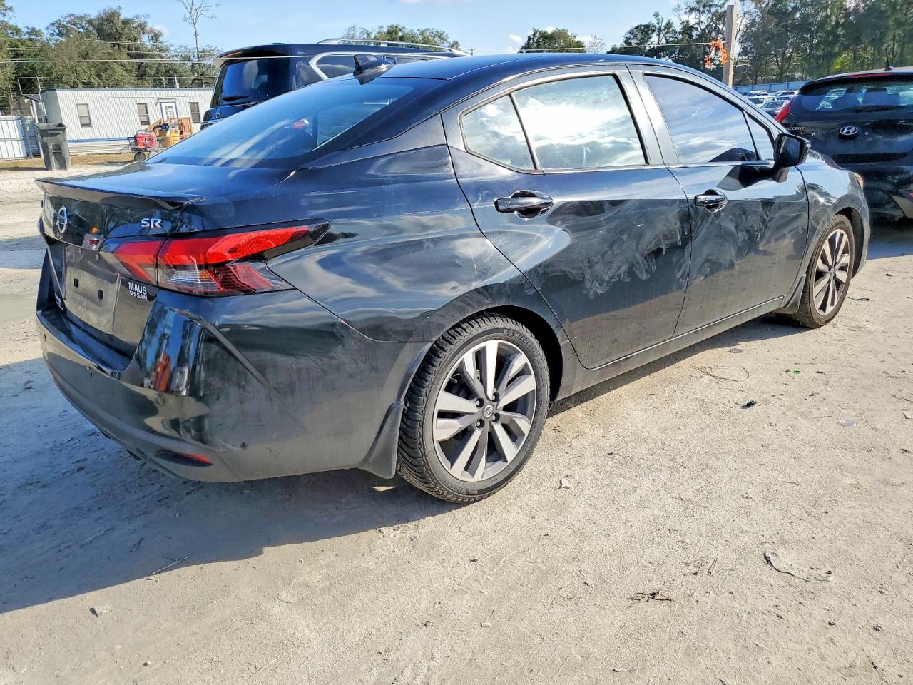 2020 NISSAN VERSA SR photo 3