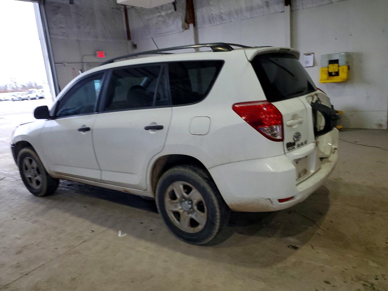 2008 TOYOTA RAV4 photo 2