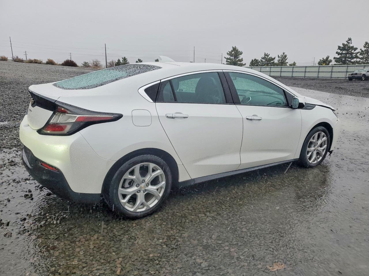 2017 CHEVROLET VOLT PREMIER photo 3