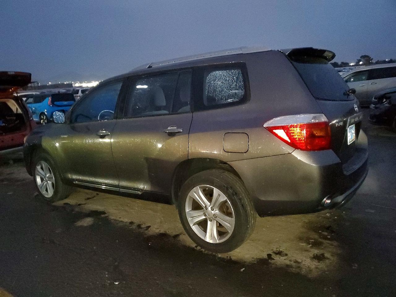 2008 TOYOTA HIGHLANDER SPORT photo 2