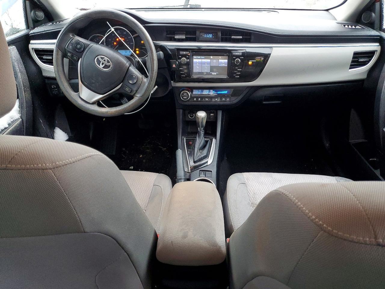 2015 TOYOTA COROLLA L photo 8