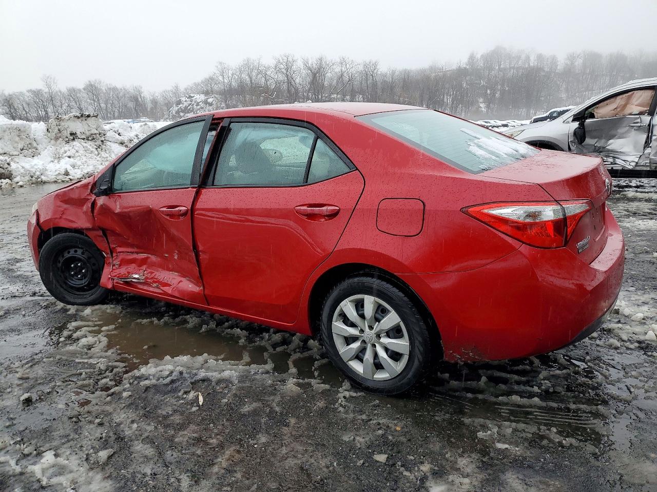 2015 TOYOTA COROLLA L photo 2