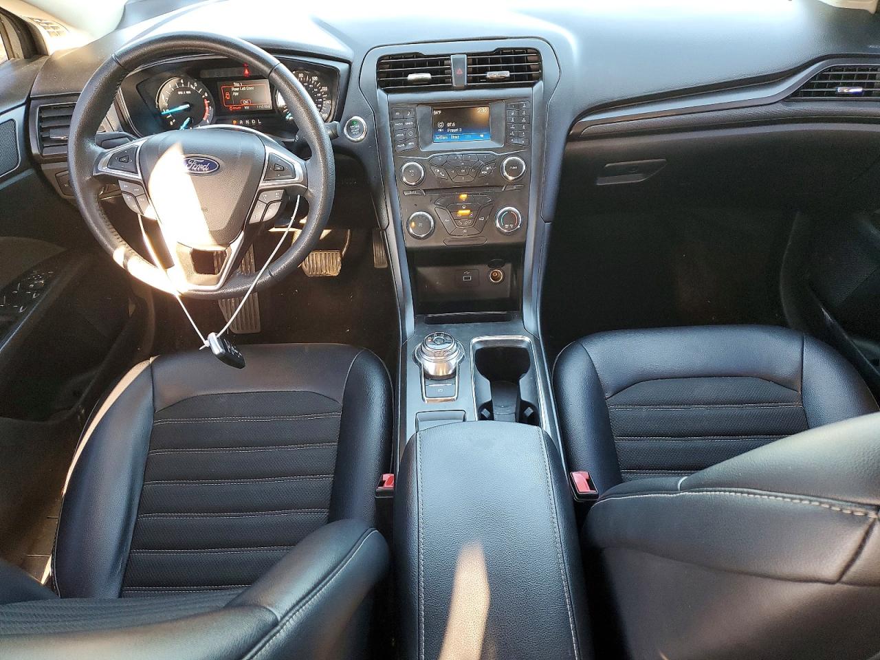 2018 FORD FUSION SE photo 8