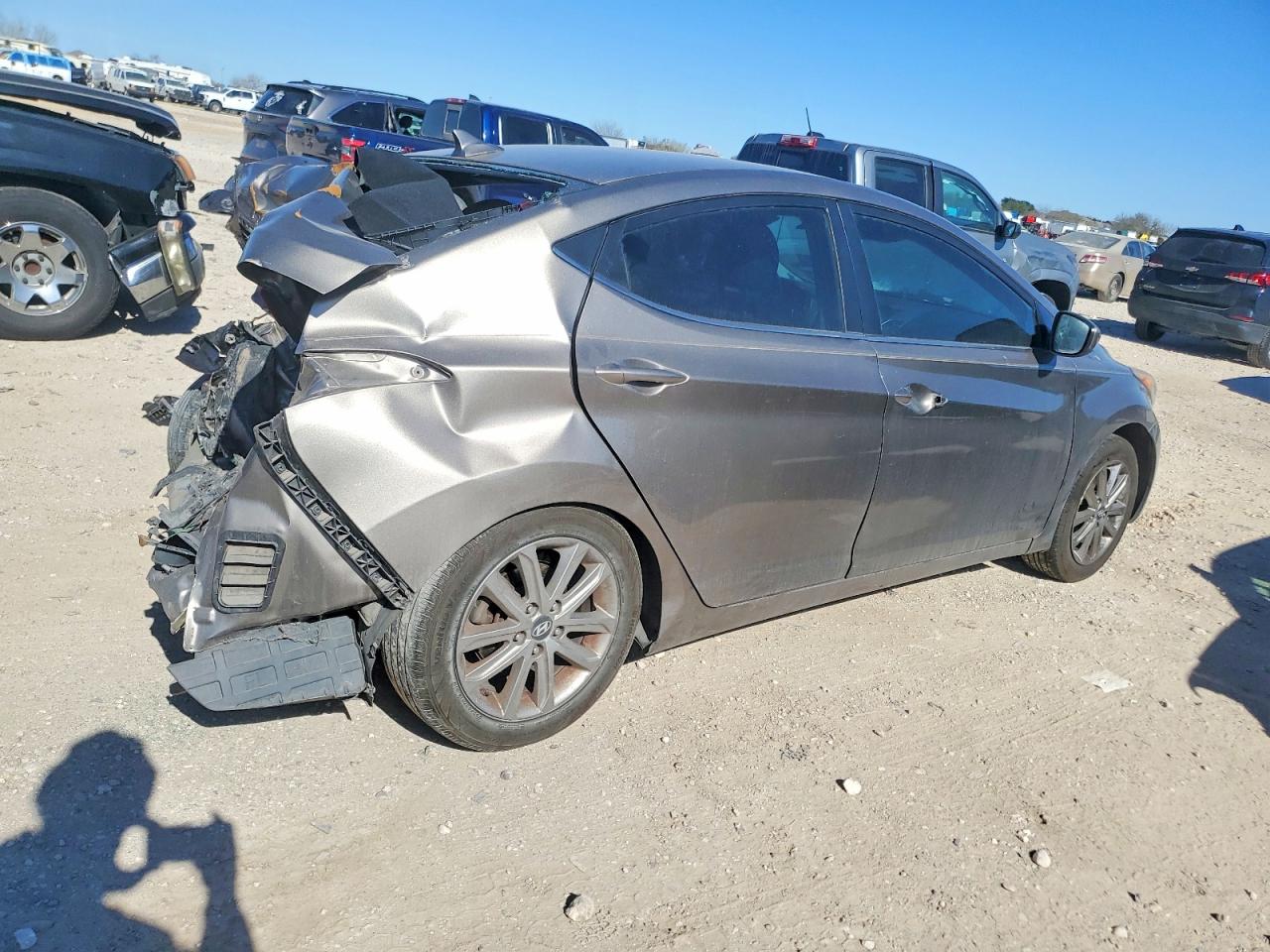 2015 HYUNDAI ELANTRA SE photo 3