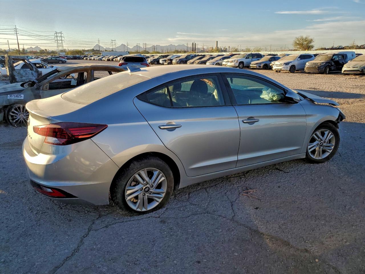 2020 HYUNDAI ELANTRA SEL photo 3
