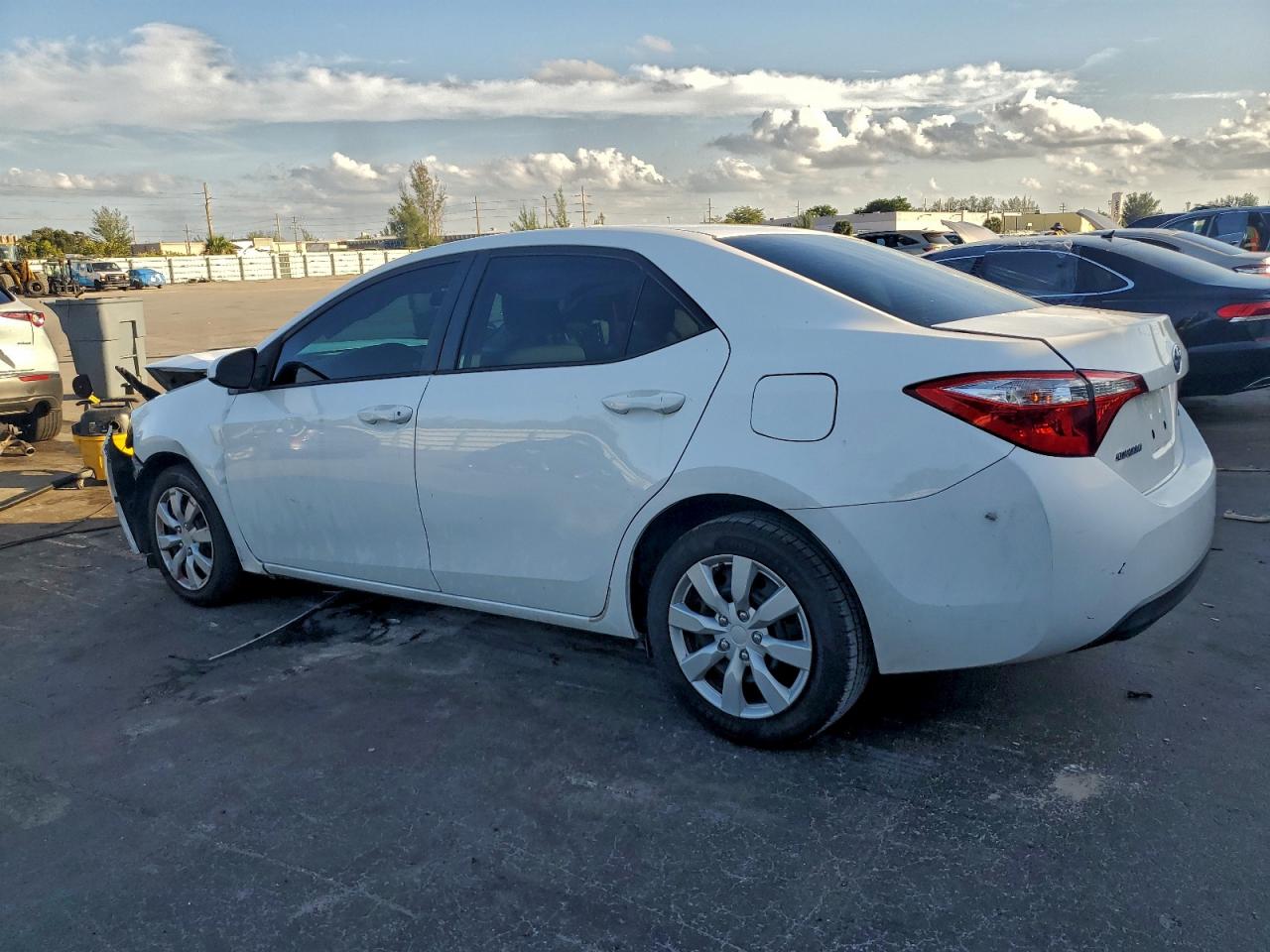 2014 TOYOTA COROLLA L photo 4