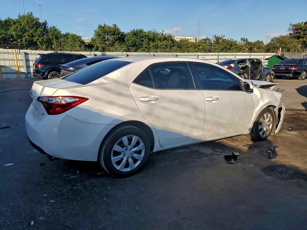 2014 TOYOTA COROLLA L photo 7