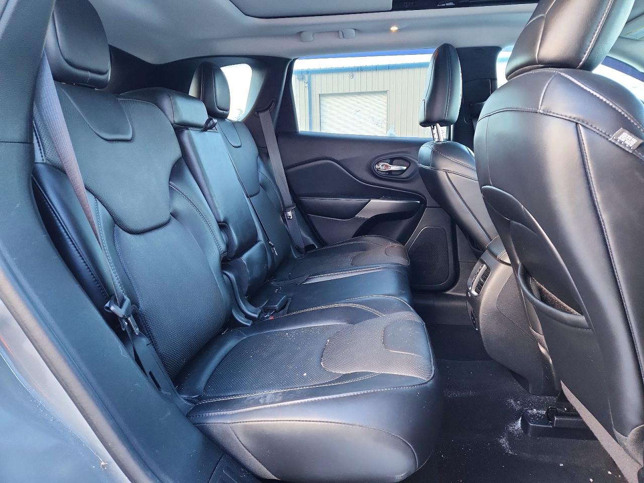 2019 JEEP CHEROKEE LIMITED photo 11