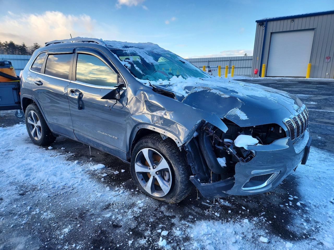 2019 JEEP CHEROKEE LIMITED photo 4