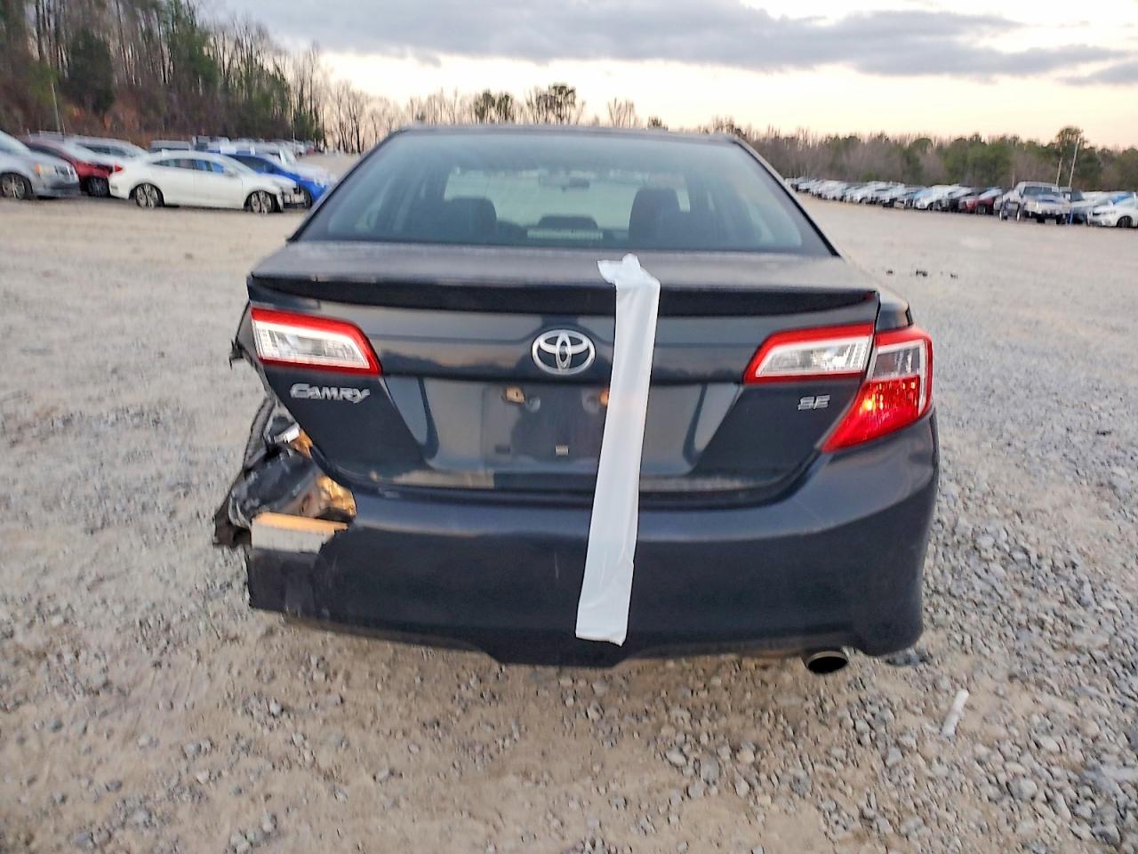 2012 TOYOTA CAMRY BASE photo 6