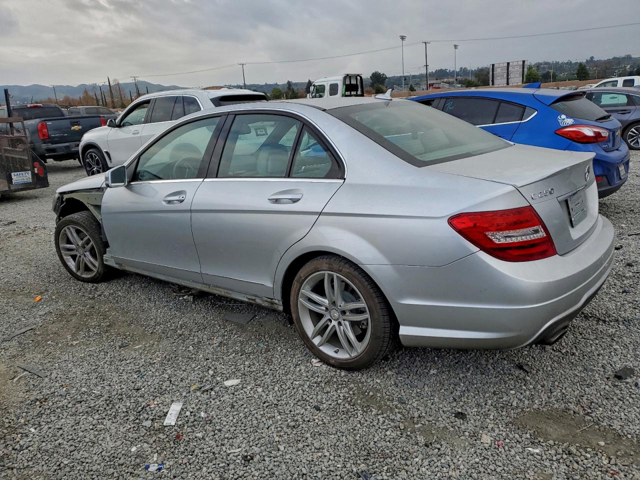 2013 MERCEDES-BENZ C 250 photo 2