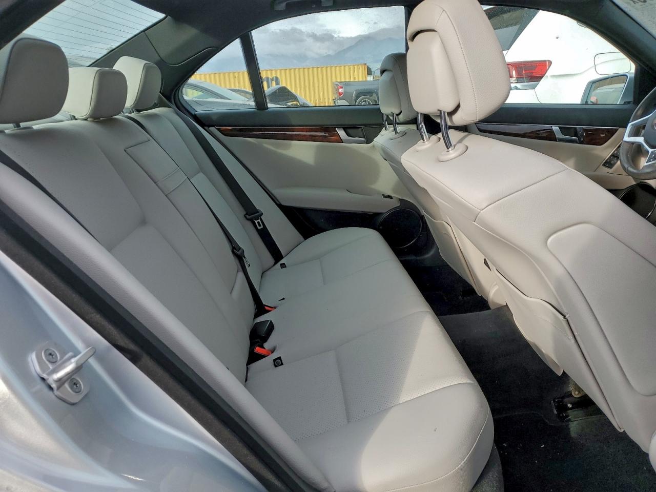 2013 MERCEDES-BENZ C 250 photo 10