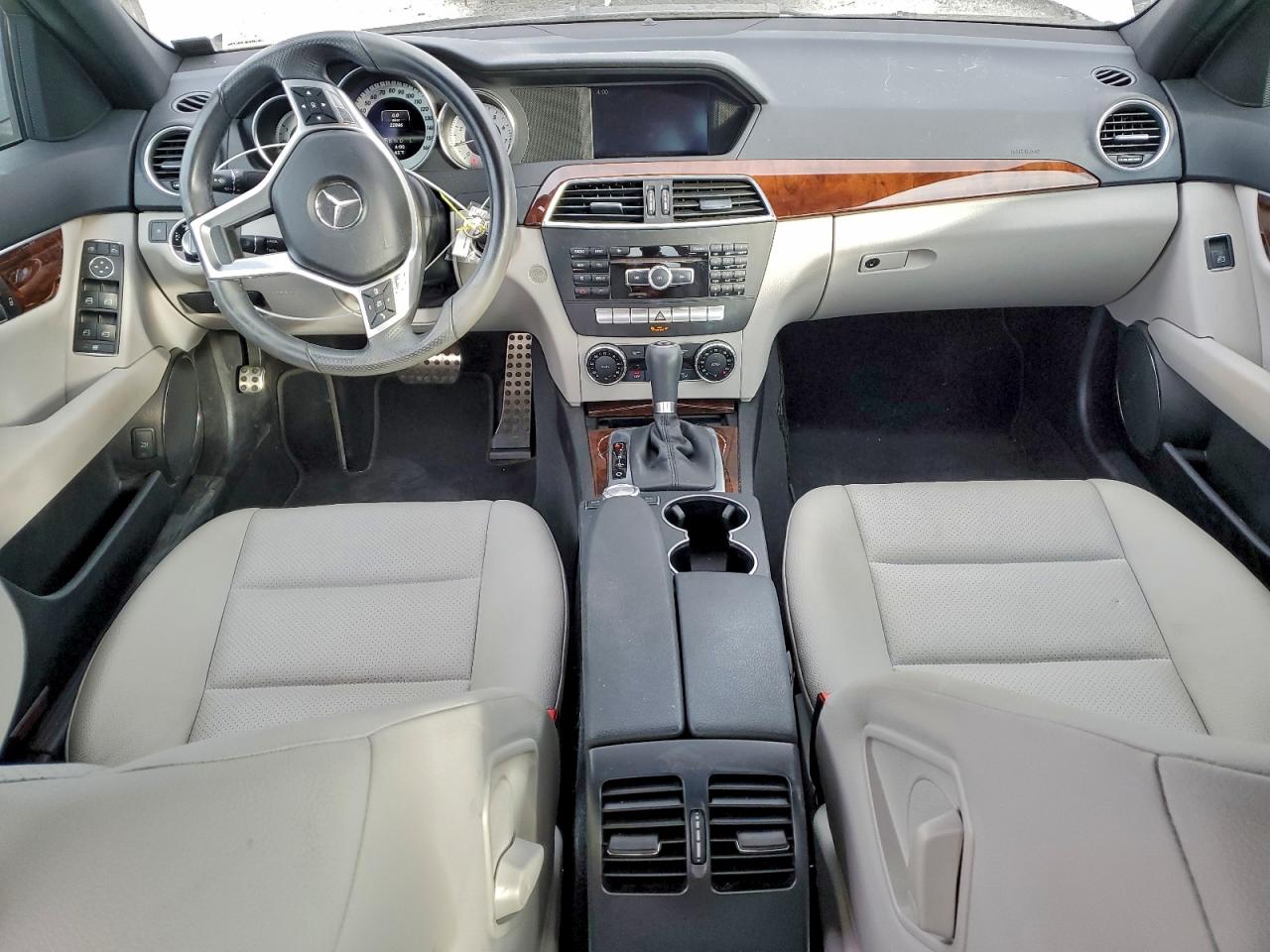 2013 MERCEDES-BENZ C 250 photo 8
