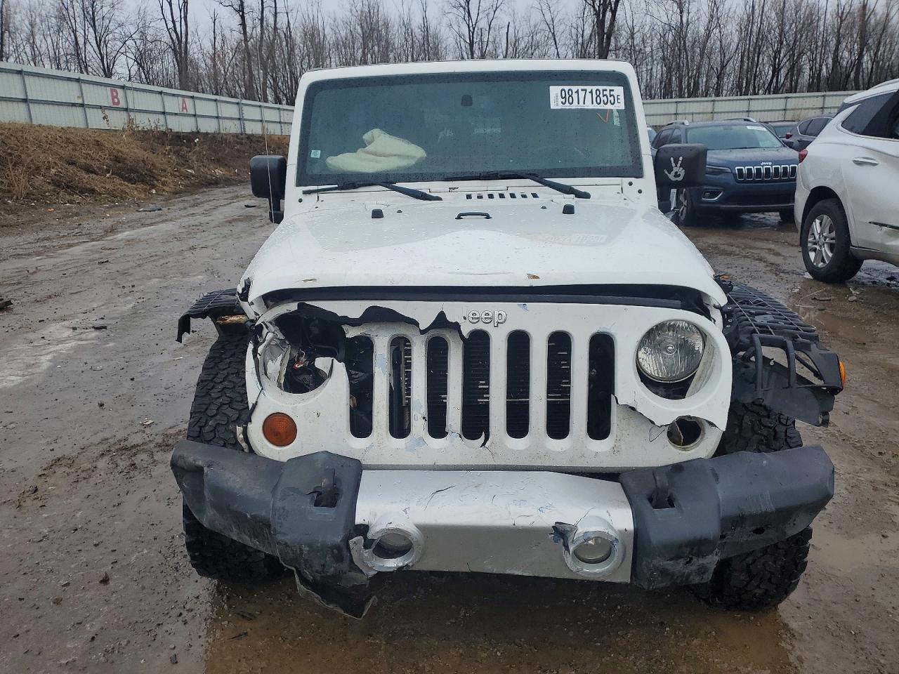 2013 JEEP WRANGLER UNLIMITED SAHARA photo 5