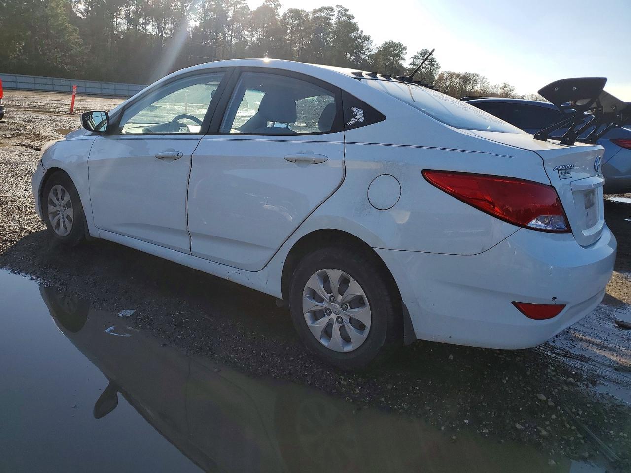 2015 HYUNDAI ACCENT GLS photo 2