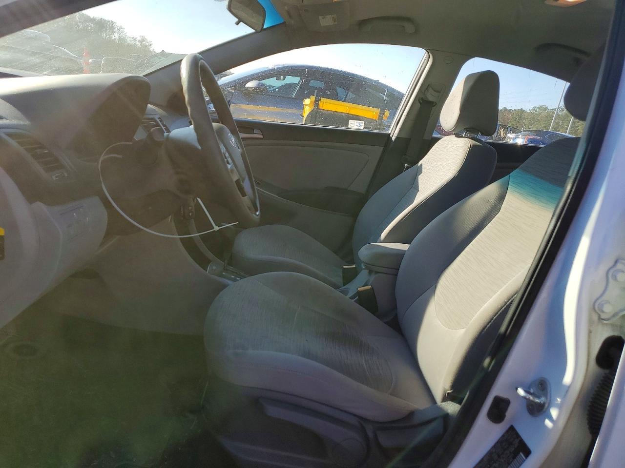 2015 HYUNDAI ACCENT GLS photo 7