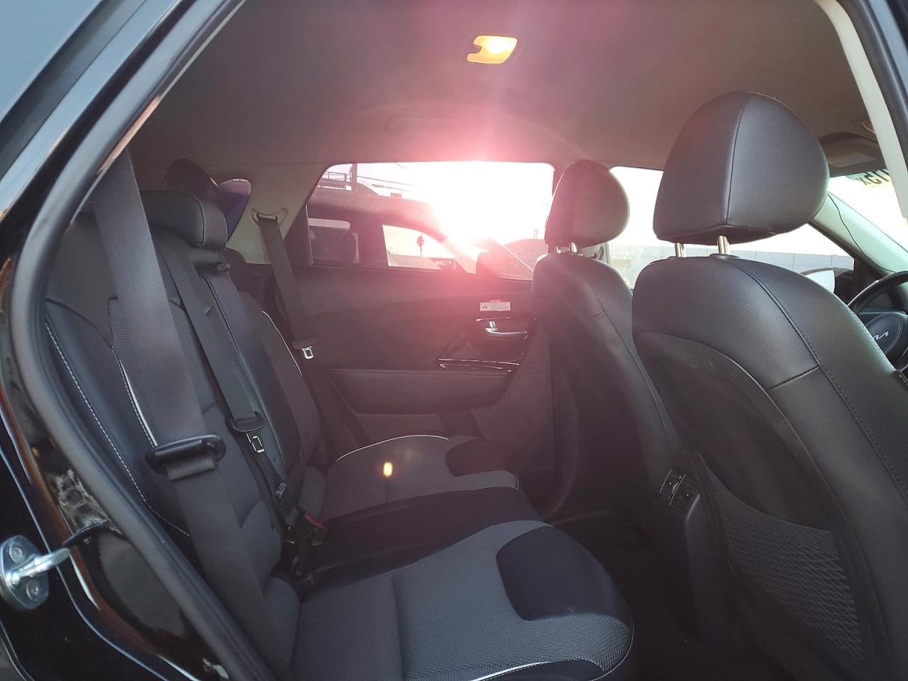 2022 KIA NIRO S photo 21