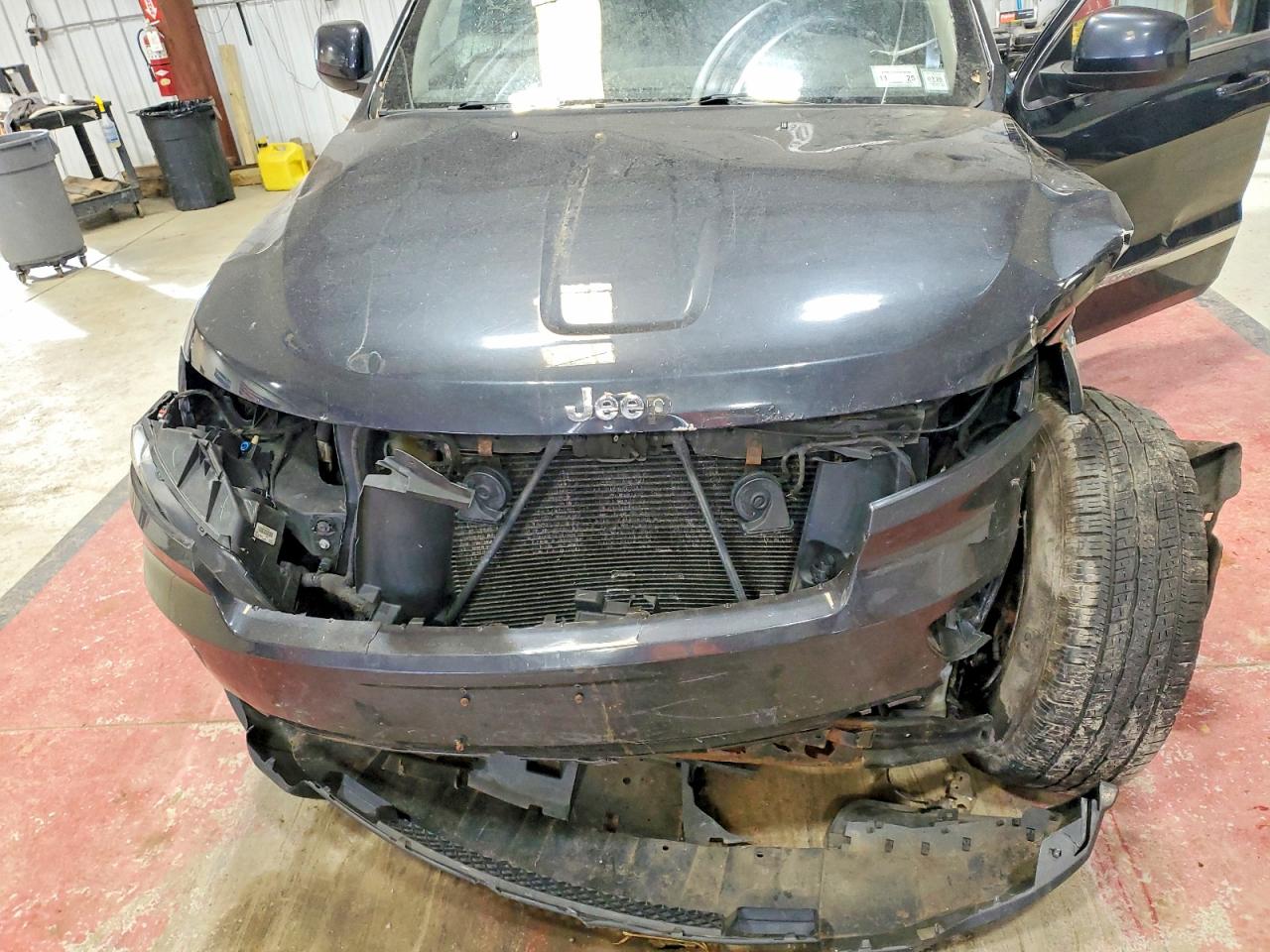 2012 JEEP GRAND CHEROKEE LAREDO photo 12