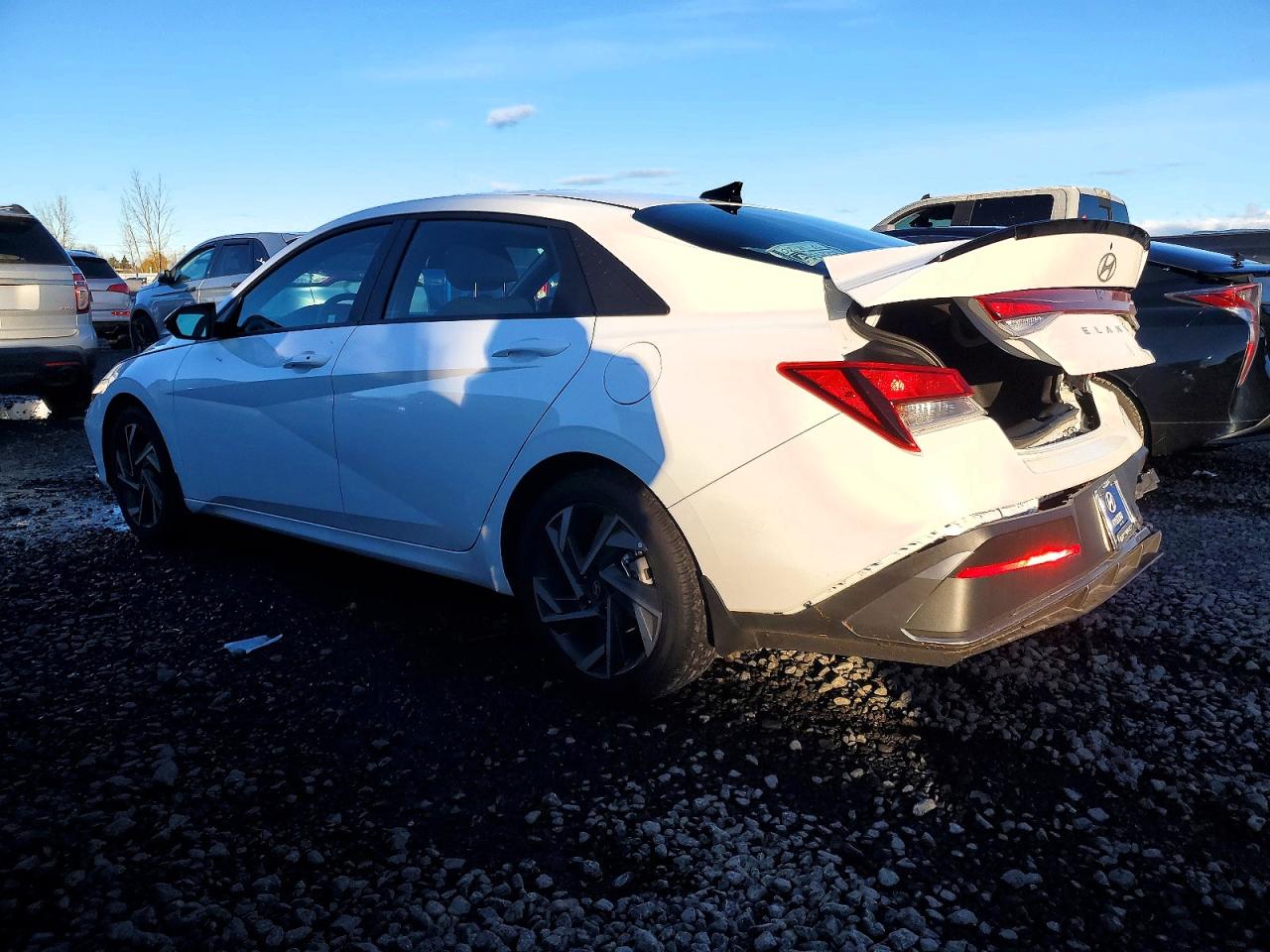 2025 HYUNDAI ELANTRA SEL SPORT photo 2