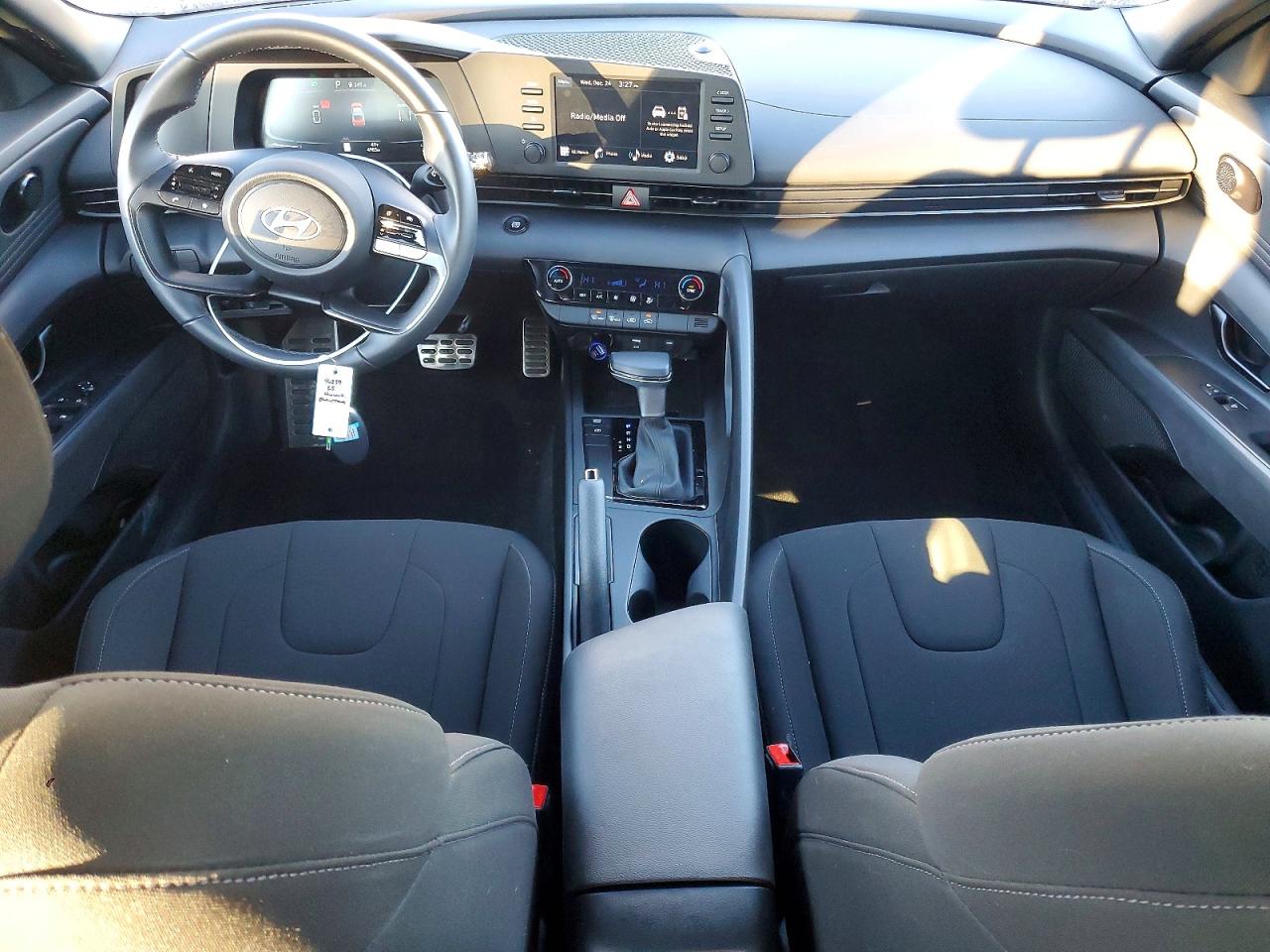 2025 HYUNDAI ELANTRA SEL SPORT photo 8
