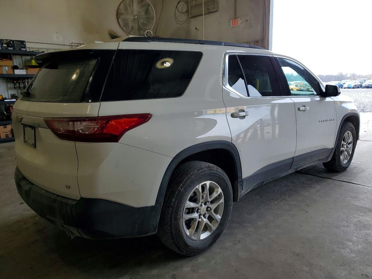 2020 CHEVROLET TRAVERSE LT photo 3