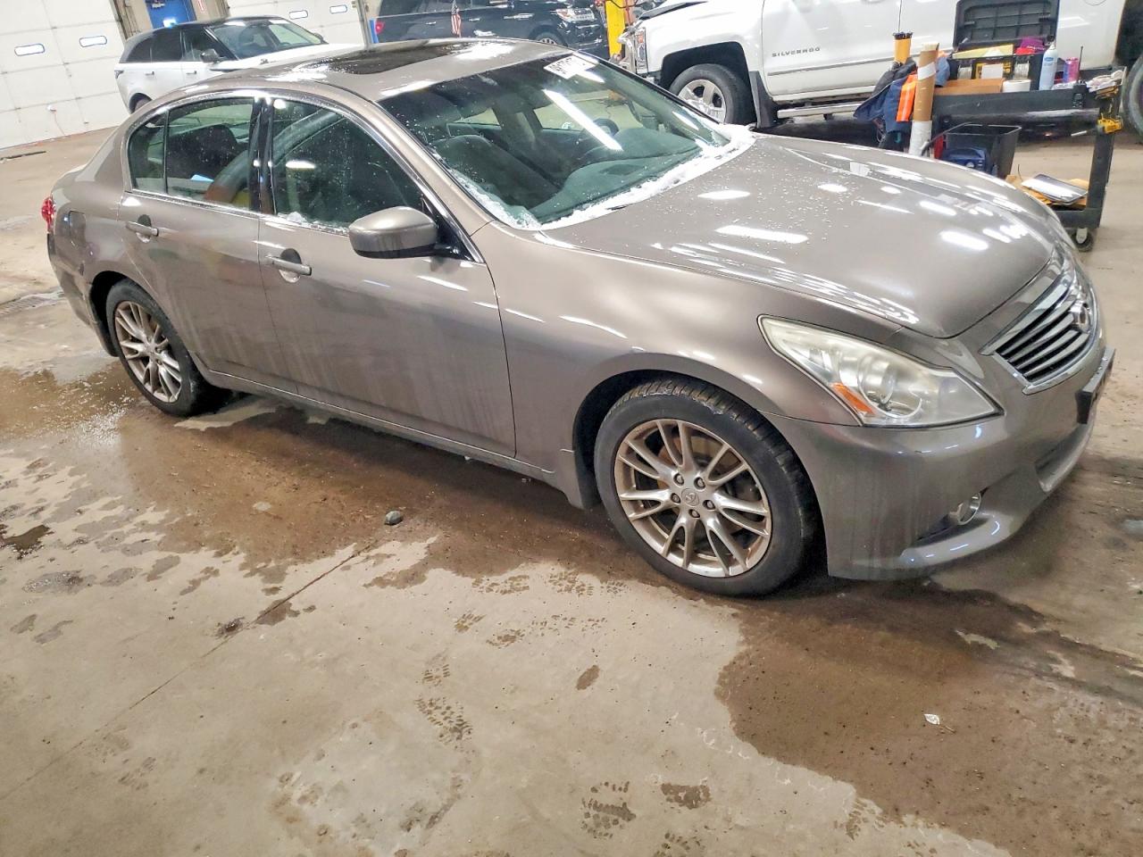 2011 INFINITI G37 photo 4