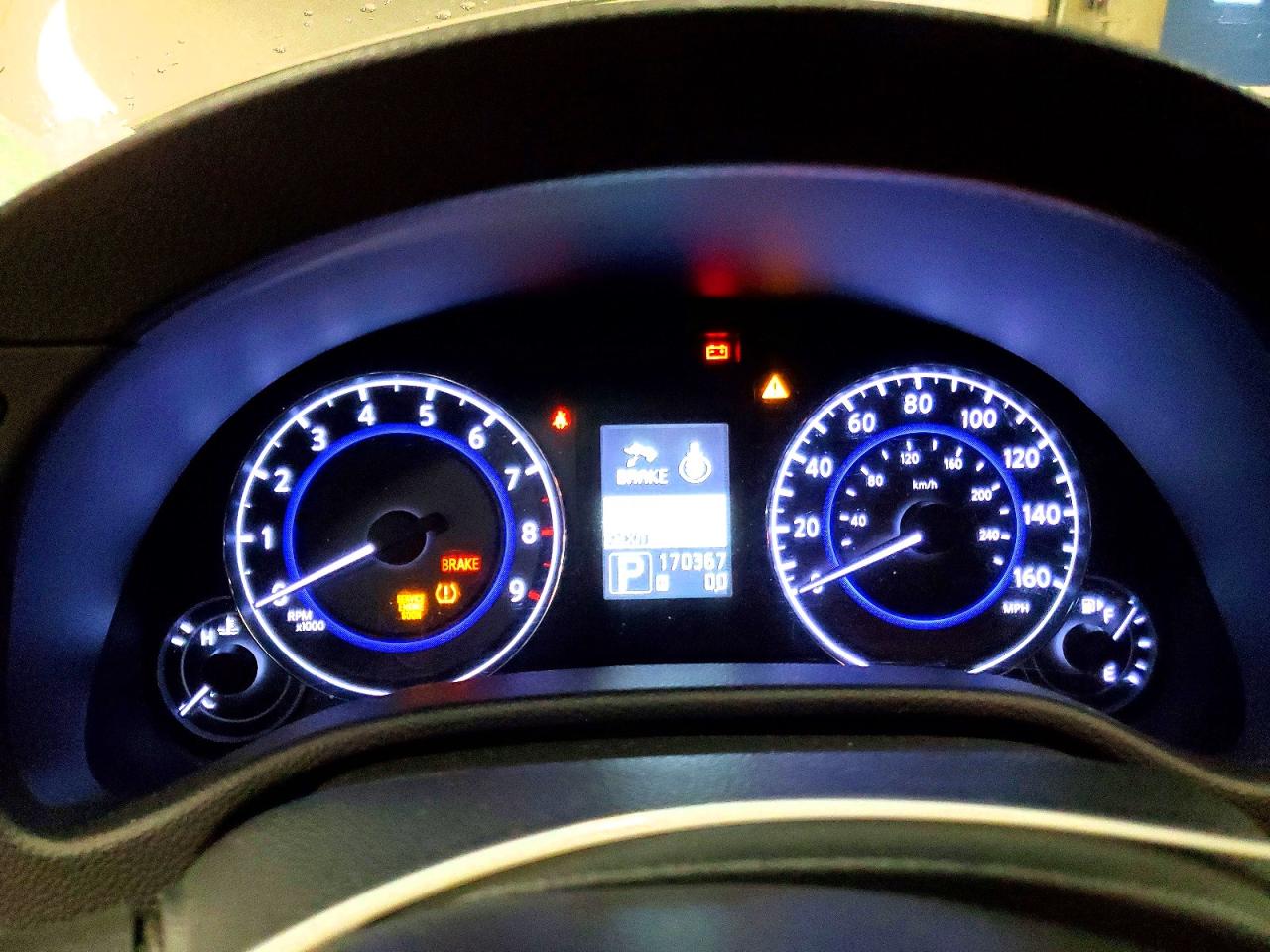 2011 INFINITI G37 photo 9