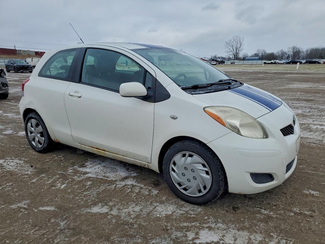 2010 TOYOTA YARIS photo 7